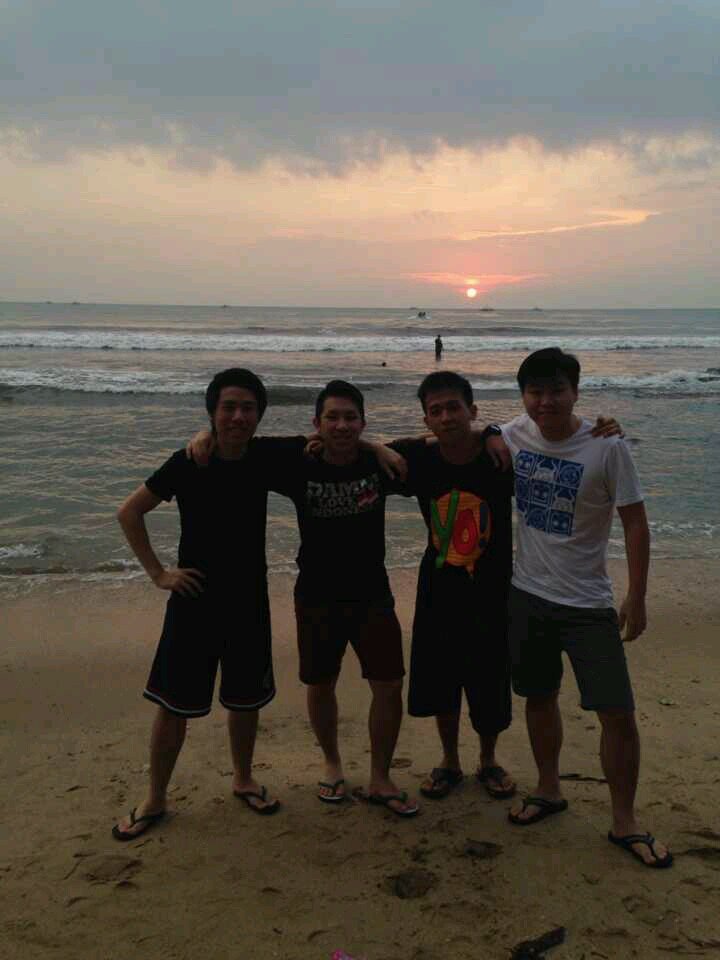 alvinLemon's profile picture. 7CCCA420 :) | IMAKTA `12 SDM FAMILY
#Libra menempatkan kejujuran di posisi teratas dan kesetiaan pada posisi kedua misi hidup mereka