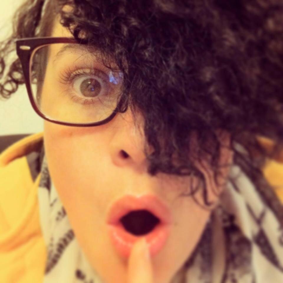 Dhacoti's profile picture. Bio en 160: Hace 28 años nací, tuve una linda infancia: amistades, deporte, y siempre centro de mesa,estudie música y periodismo; soy   casada 
¿y tu?