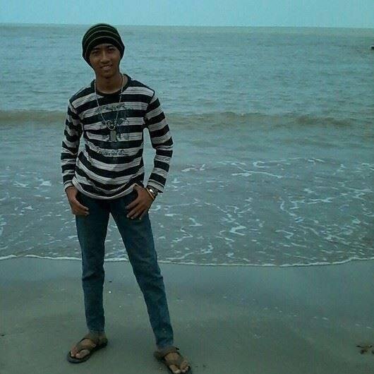 My religion of islam # i born the 04 januari 98 # i take a fancy to music of reggae and Oi (Iwan_Fals) # and follow athletics of SH Terate .