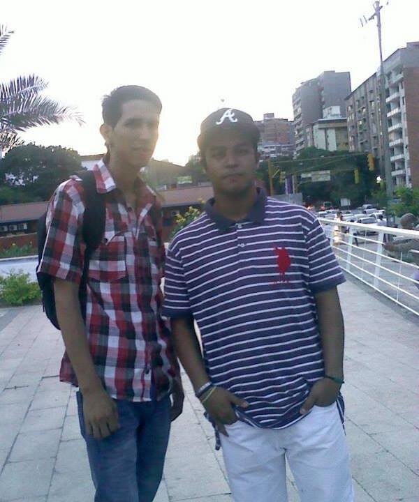 Compositor Venezolano -Caraqueño, Amante en su totalidad del Rap/Hip Hop ... Integrante del grupo SENTIMIENTO MUSICAL Para algunas contrataciones 04140282944