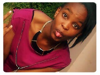 vee_cris's profile picture. 