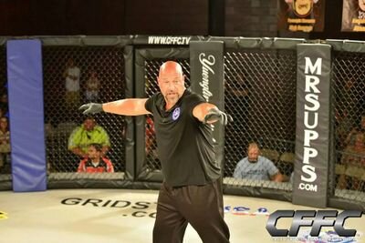 Professional MMA & MUAY THAI Referee
