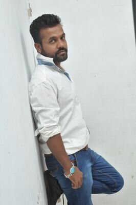 FASHION PHOTOGRAPHER & CINEMATOGRAPHER  DSLR & VIDEO EDITING.  ON  F.C.P