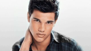 Hey please follow me on twitter I follow back and a huge , huge fan of my best actor Taylor Lautner ****