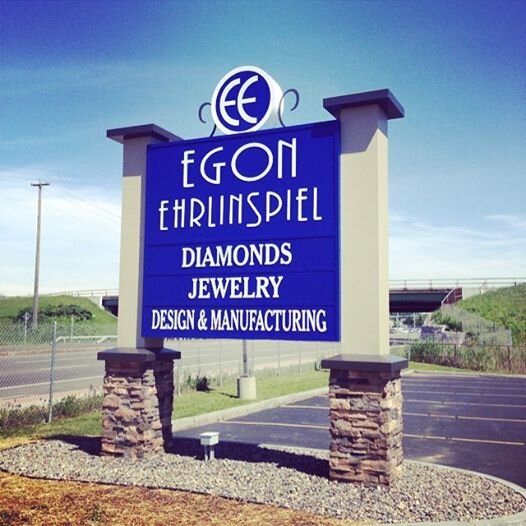 A Jeweler, Not Just Another Jewelry Store. #jeweler #designer #custom #diamonds #gemstones #fashion #style
https://t.co/SVLqYFgPpl