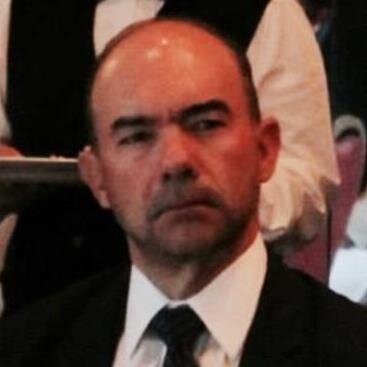 Negocios y relaciones internacionales analista FOREX catedrático investigador empresario coach ejecutivo y consultor. Perros, montaña, bicicleta, vino y cocina.