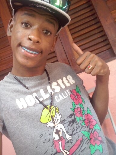sou divertido,alegre,brincalhão,as vezes estressado