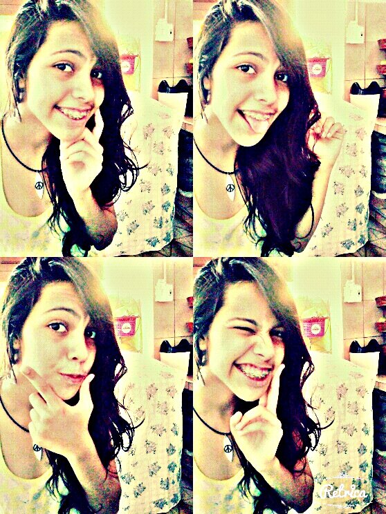 -Amo a 1D com a metade do meu coração
-E a outra metade?
-Esta com eles :3