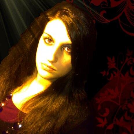 FantaDana's profile picture. L'unica persona che sei destinato
 a diventare è quella
 che decidi di essere