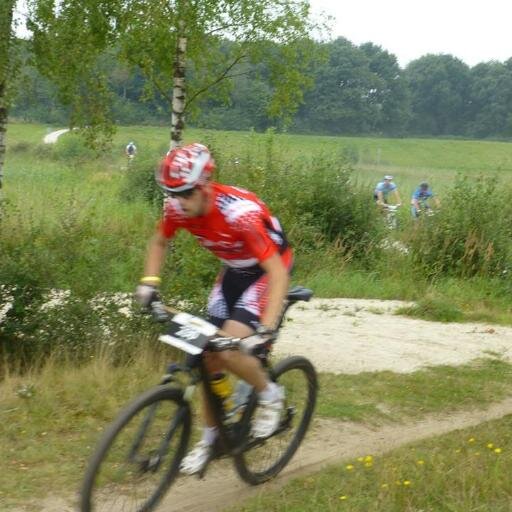 AA-Accountant, MKB adviseur/ Rider MTB-team Westerbork / MTB marathon rider.