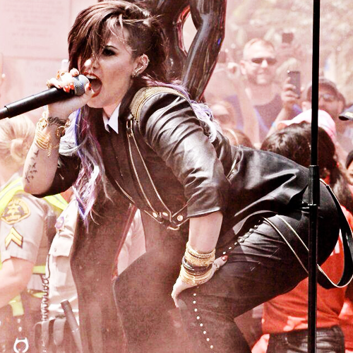 Demi Lovato só não é mais linda porque não quer. ♥