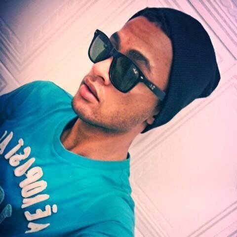 Hey baby
Tell me your name
I gotta fever for you !