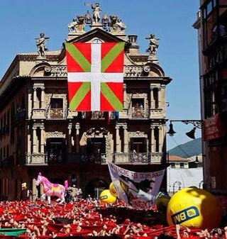Ska-p,arkada social, boikot,los chicos del maiz,barricada,non serviun betiko~aupa PALESTINA~ERASO SEXISTARIK EZ!!~BARCINA CAMPORAK