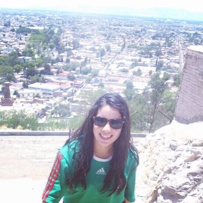 Todo lo que se hace por amor, se hace más allá del bien y del mal.