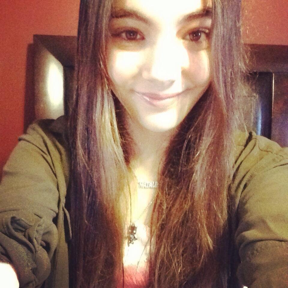 NJay_xoxo's profile picture. Raisin cookies that look like chocolate chip cookies are the main reason i have trust issues...