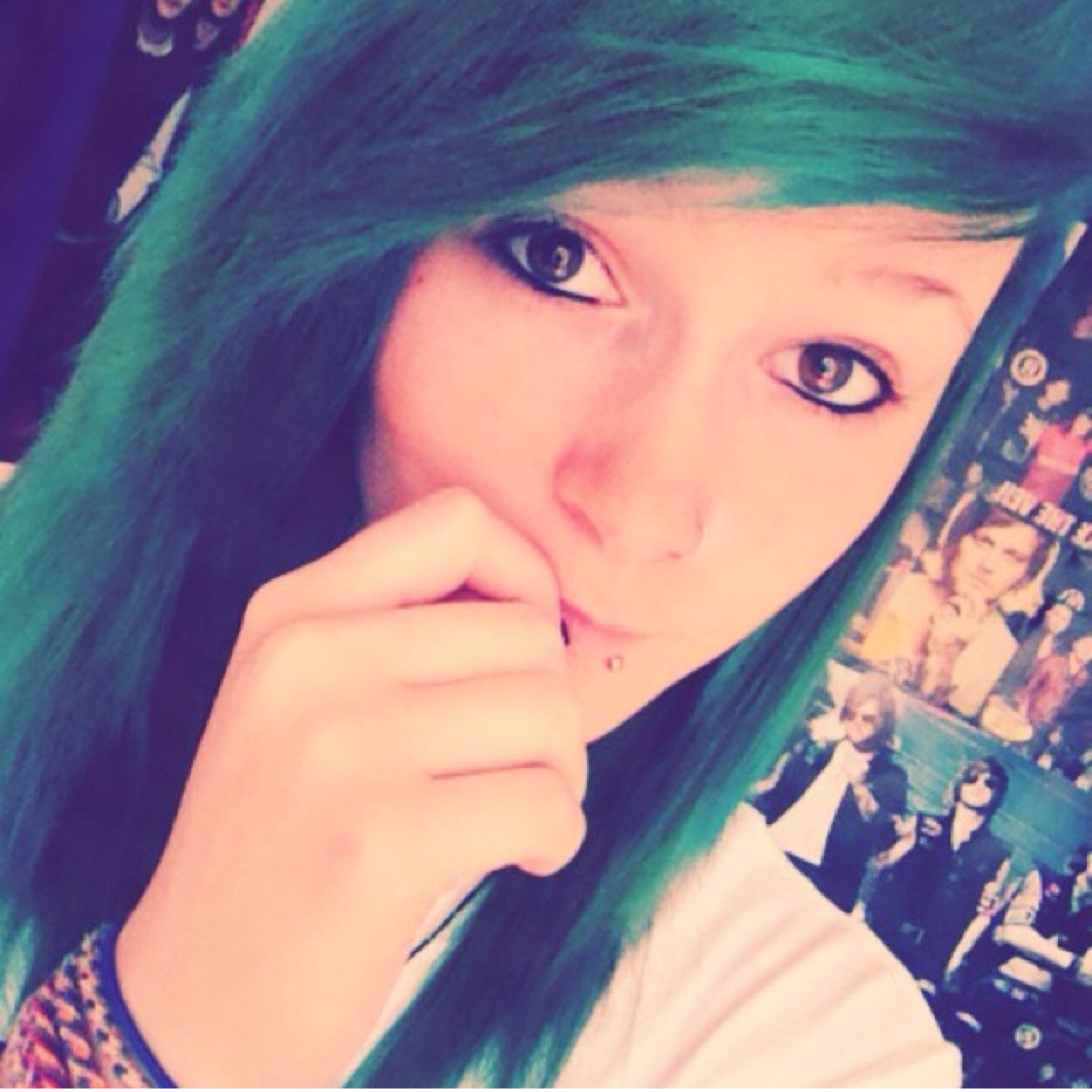 Georgia ~16~ food, youtube and bands pretty much sum me up and i probably trust pizza more than you.