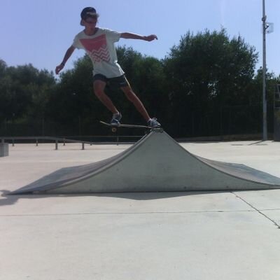 Nacido el decimoquinto dia de agosto; Born to be Skater; Voluntad de hierro, pies de plomo