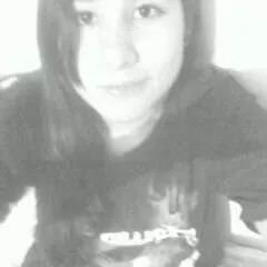 toco bateria, mi pasion es dibujar, mis mas grandes idolos son Black Veil Brides, amo leer y soy orgullosamente emo 3