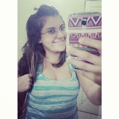 O importante não é com quem você estava, mas, com quem você vai estar. Então temos que esquecer o passado e passar a escrever um novo futuro. 
