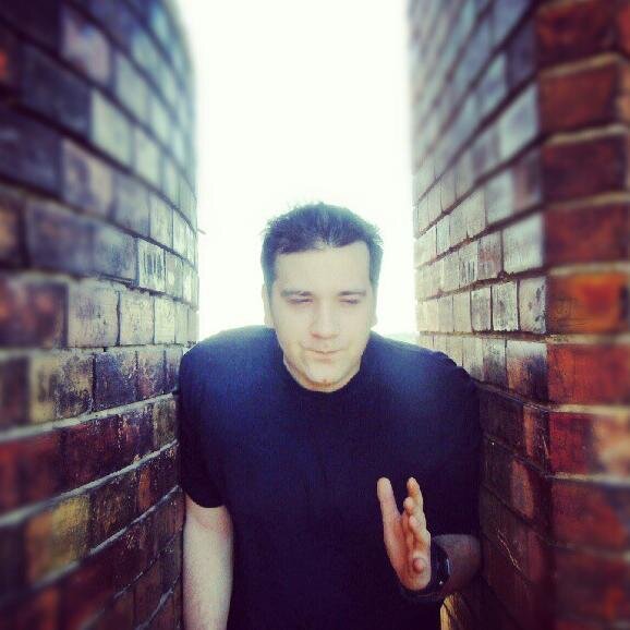 I have a passion for web design and development. Internet addict (since 1998), dreamer, love sports and xD