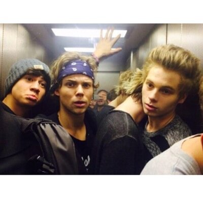 same_5SOS's profile picture. literally same