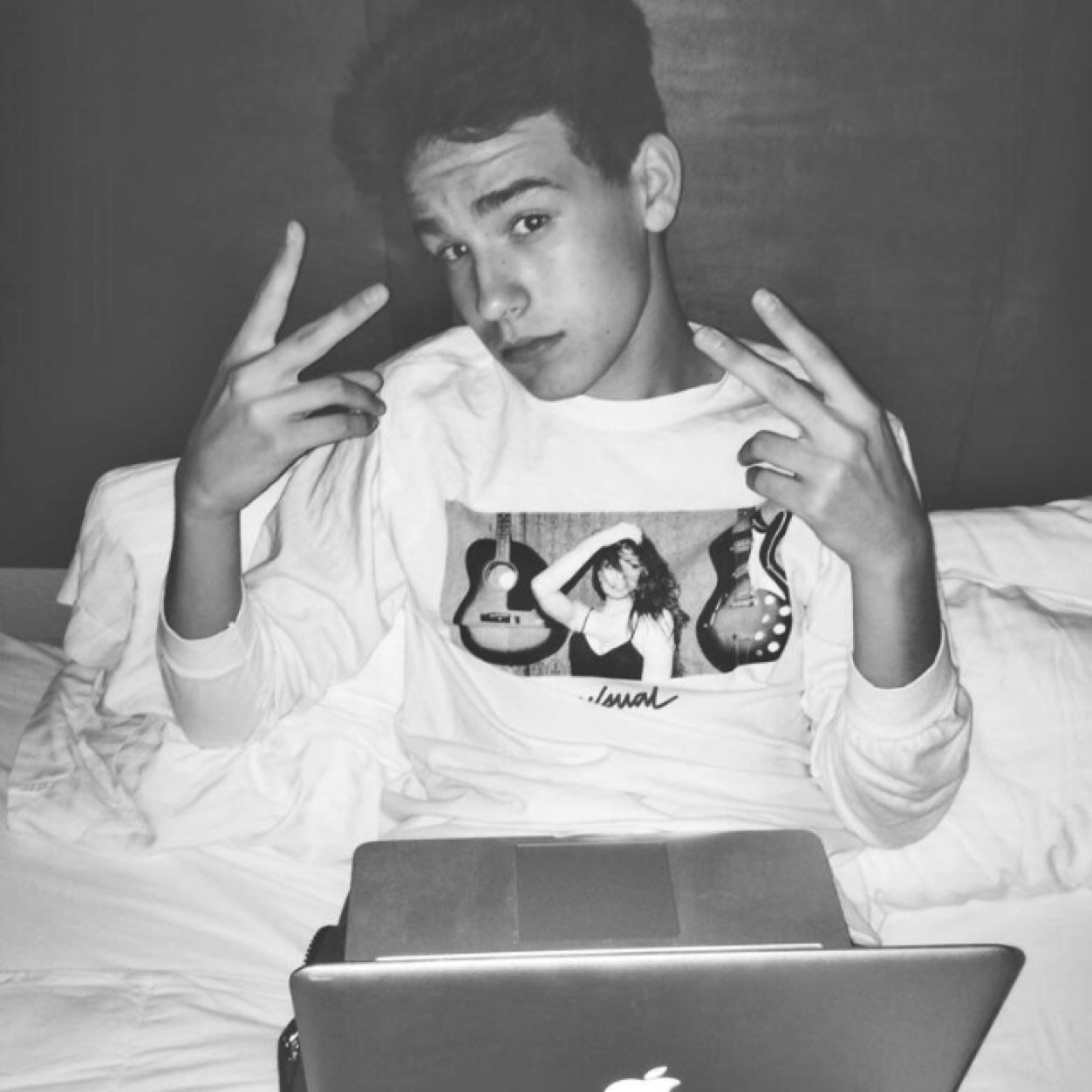used to be wowxwhitesides...