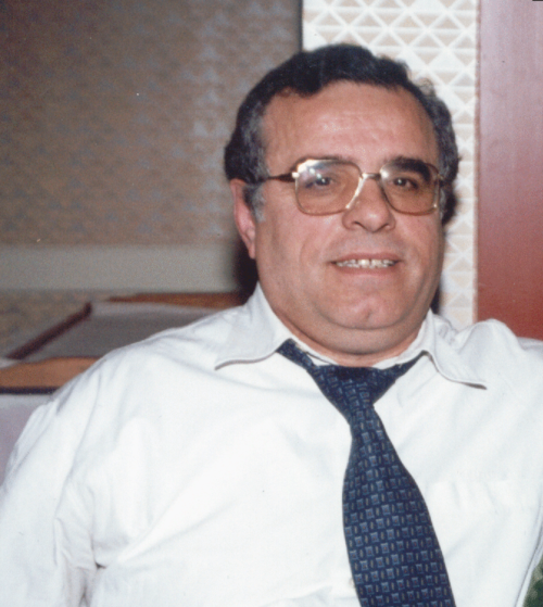 pdaflos's profile picture. Η αξιοπρέπεια δεν έγκειται στο να κατέχει κανείς τιμές αλλά στο να τις αξίζει.