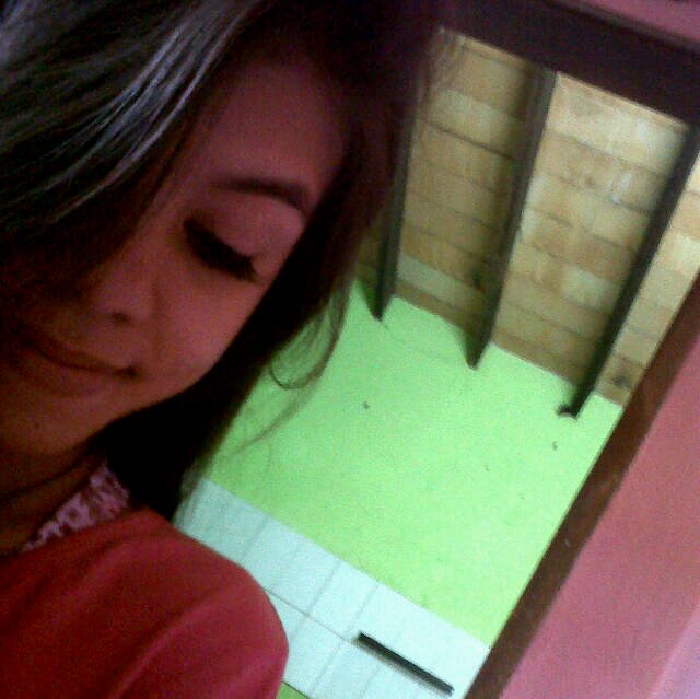 IsabelBurgues's profile picture. I LOVE 1D .... Son todo para Mi .., me Gusta Porta , Gans Roses,  Electronica 3