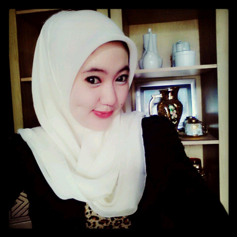 Saat tidak ada seorang pun Ɣªήğ mempedulikanmu. Ingatlah bahwa Tuhan tetap mempedulikanmu, bagaimana pun kondisimu