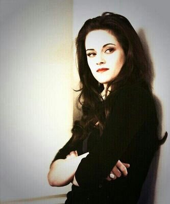 Rp/twi/vampire~searching for my Edward my daughter is @GirlRenesmee
