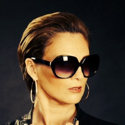 homemaker/bone marrow transplant survivor/mother/wife/CEOof CatraboneInc :)fashion enthusiast, and sports fanatic!