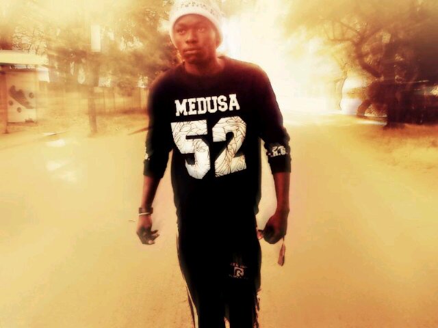 iiRep L.L.R,AAA,PHO-10C GANG @La'Creme_Ent, ReaLest Boiz, N'UcLe Fam.....Na'mean??..Basically I'm an African Goon....Rapper and Dancer too, Sorry had to do that