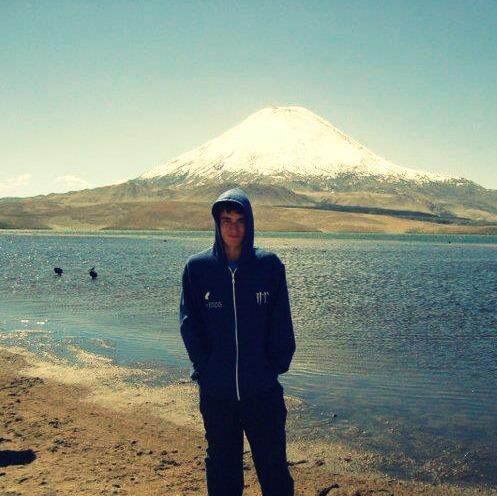 +17; estudiante CADEC ; House music ; Proyecto de cientista politico :) #FollowMe #AokiFans