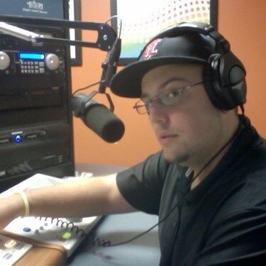 Used to do the radio thing.
Broncos🐎
Red Sox
Lightning☇
Nuggets⛏
Miami Hurricanes🌬
Tarheels