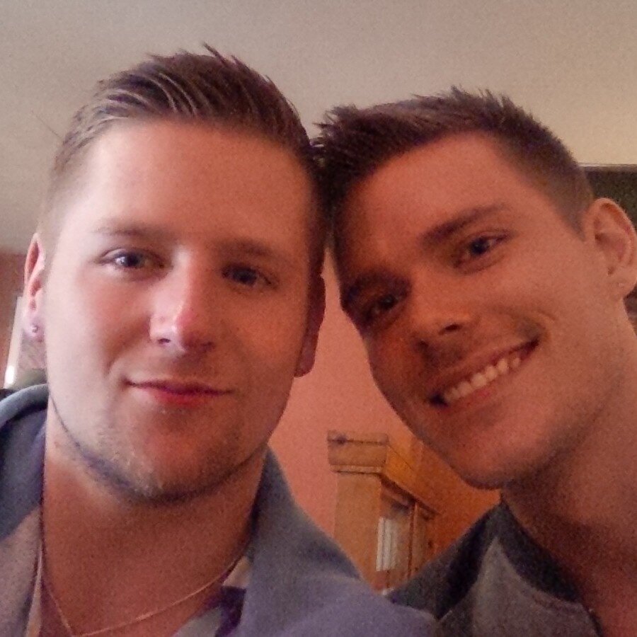 03smarty's profile picture. Life is what you make of it, if your not happy then change it! #teamgay #rainbows #unicorns #happy