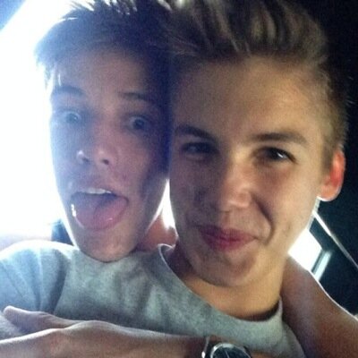 i gave u a free follow so please follow @BizzleEmpire03 and ask for a followback :)