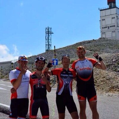 Social cyclist & runner. Loves going places, mates & thinks music matters; @thekillers, 30STM ... #CTTE. Vit 2013 UKIM 70.3 2014 le cingle Ventoux