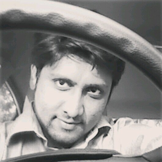 Zindagi jeene k do hi tarike hote hai ... ek jo ho raha hai hone do, bardaasht karte jao ... ya phir jimmedari uthao use badalneki