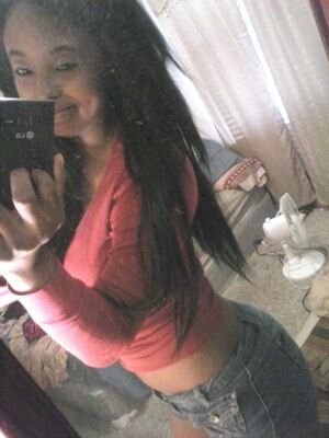 693ad02bcebb44a's profile picture. Hi this is Shawtiquwa Follow me and I will Follow back to hmu Anyone ? 3 :*