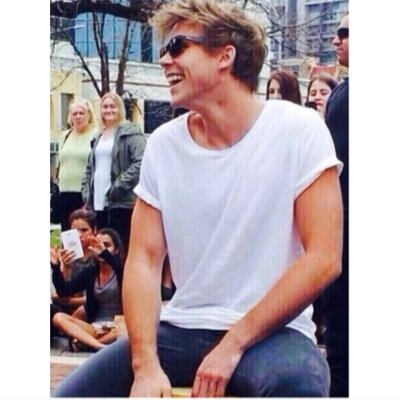 Free follow from @ashtonidc