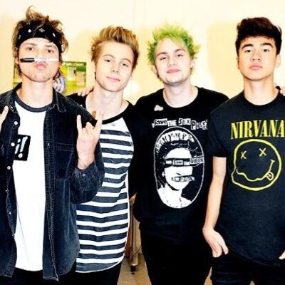 HII IF YOU COULD DO ME A HUGE FAVOUR AND RT THIS LINK IT WOULD MEAN EVERYTHING TO ME THANK YOU ILYSM