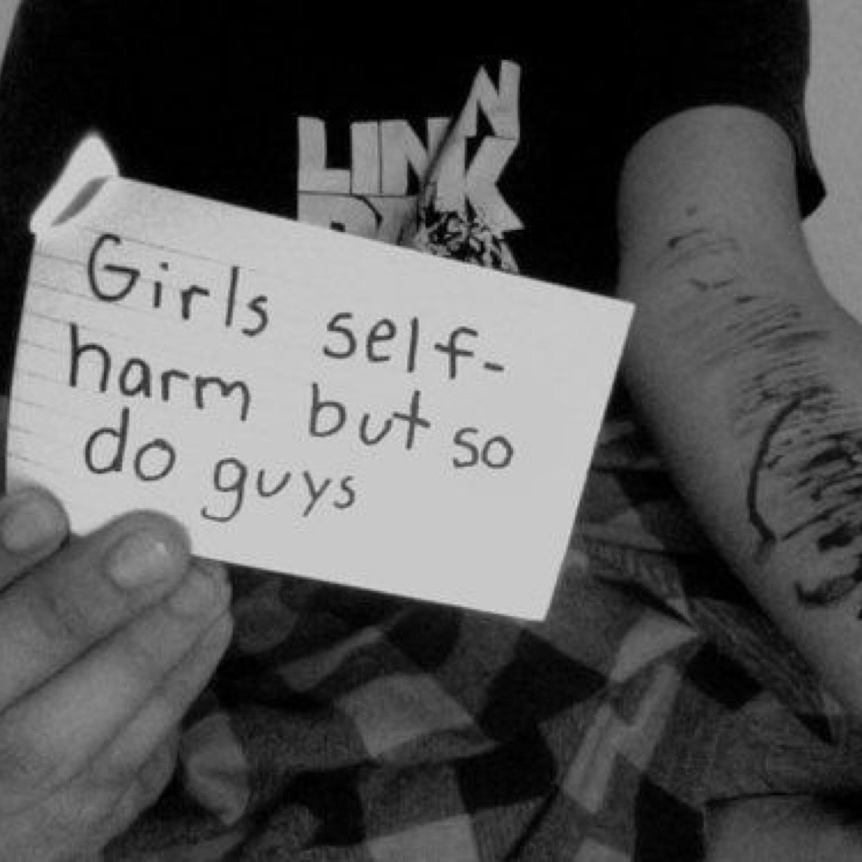 **Trigger Warning** Just a 16 year old girl. Bipolar† Depressed† Self Harmer† Bulimic† Eating Disorder† Anxiety† Days Clean ~ 76
