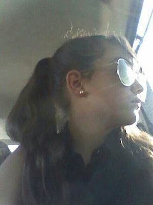 msaura3's profile picture. No llores por quien no te ama, ama a quién llora por ti