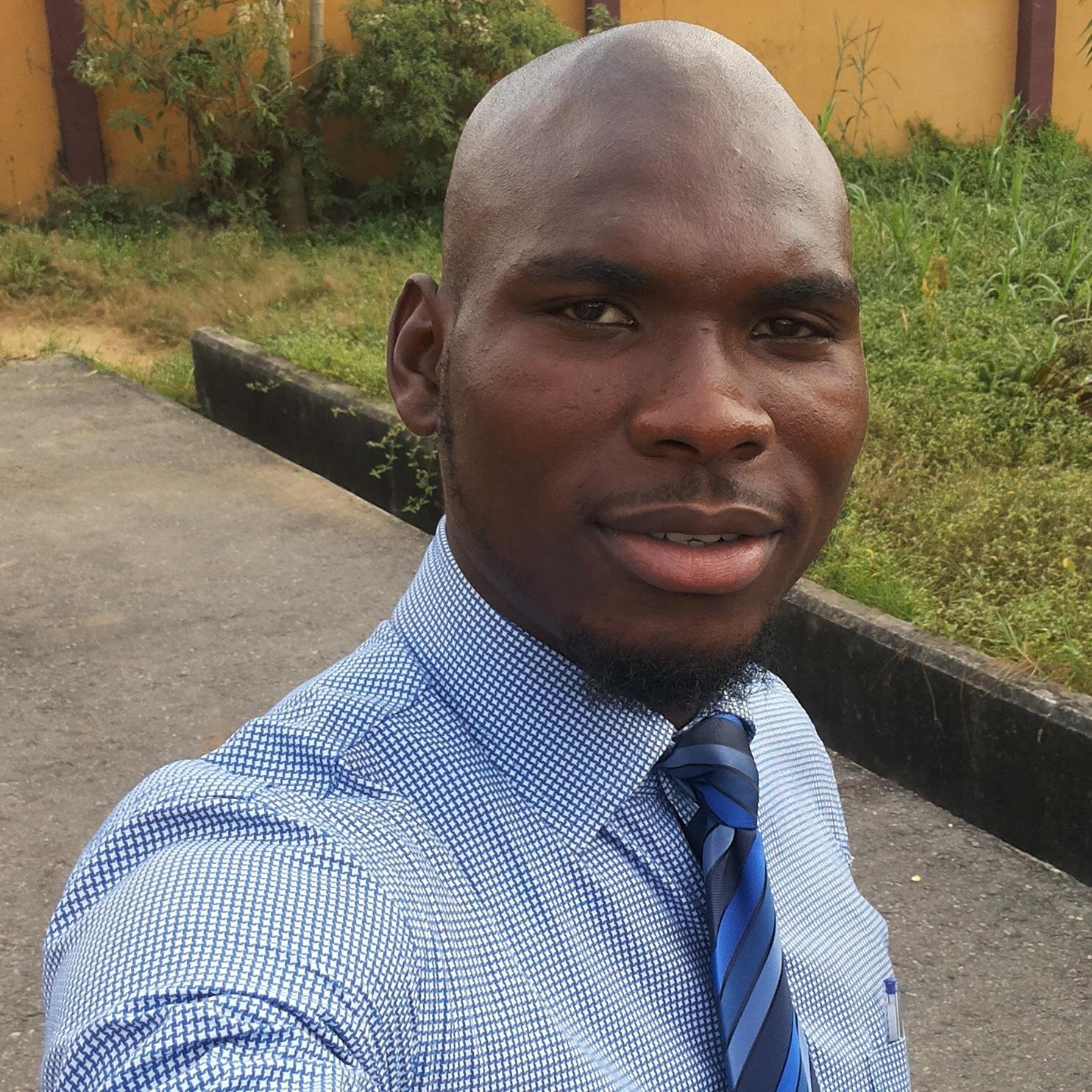 EnyinnayaDnc's profile picture. But Y follow Moi.. If U must.. Then by all «means»•••~ 🇳🇬 🇺🇸