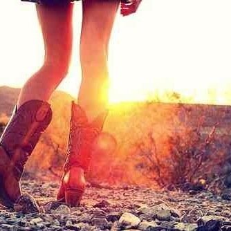 Southern belle rasin' hell- Live it up, drink it down- Trying to find my way through the corporate world