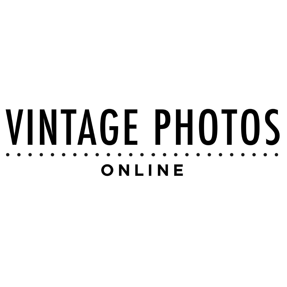 Welcome to Vintage Photos Online. Our archivists have picked the most iconic & collectable Daily Mirror images  & made them available to purchase #History #UK