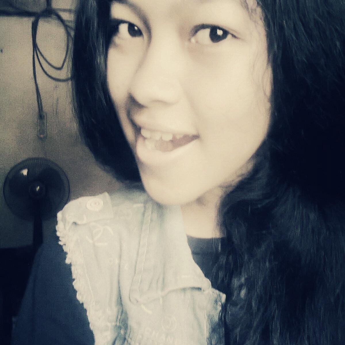 Gue hidup dijaman 'bacot dikit unfoll' 'salah dikit delcon' =))
