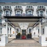 124 bed, seafront location offering conference, party, reception and wedding facilities. Tel 023 92731281
