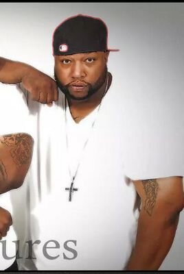 Vp of Streetz illustrated Dvd an Magazine, Circle of Bosses Ent, We a movement.We puttin the city an state on the map. Midwest stand up!