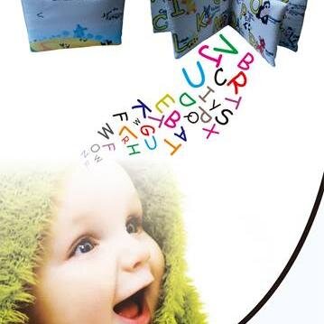 Sahabat belajar anak-anak. Buku Edukasi. Bermain dan belajar dengan bantal.